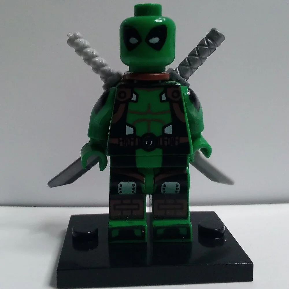 HeroBloks - Death Wish - Green Deadpool Minifigure PopPunkMunky - MC238